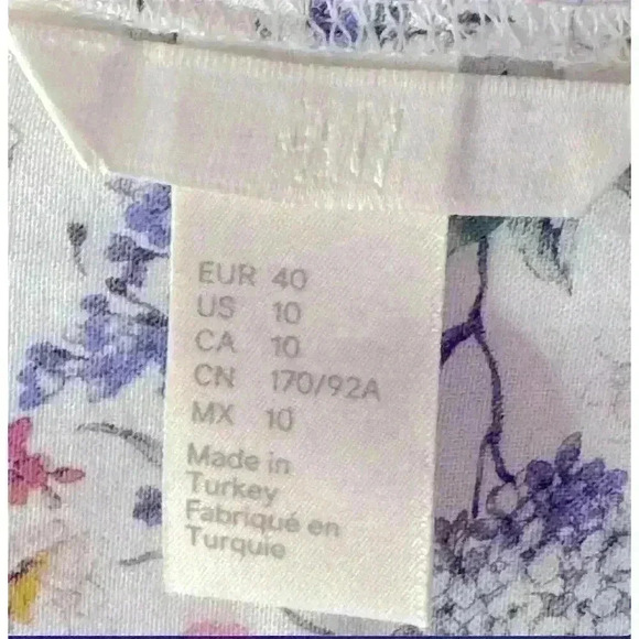 H&M Women's Floral Blouse Size 10 Pink Short Flutter Sleeve Top - Picture 4 of 7
